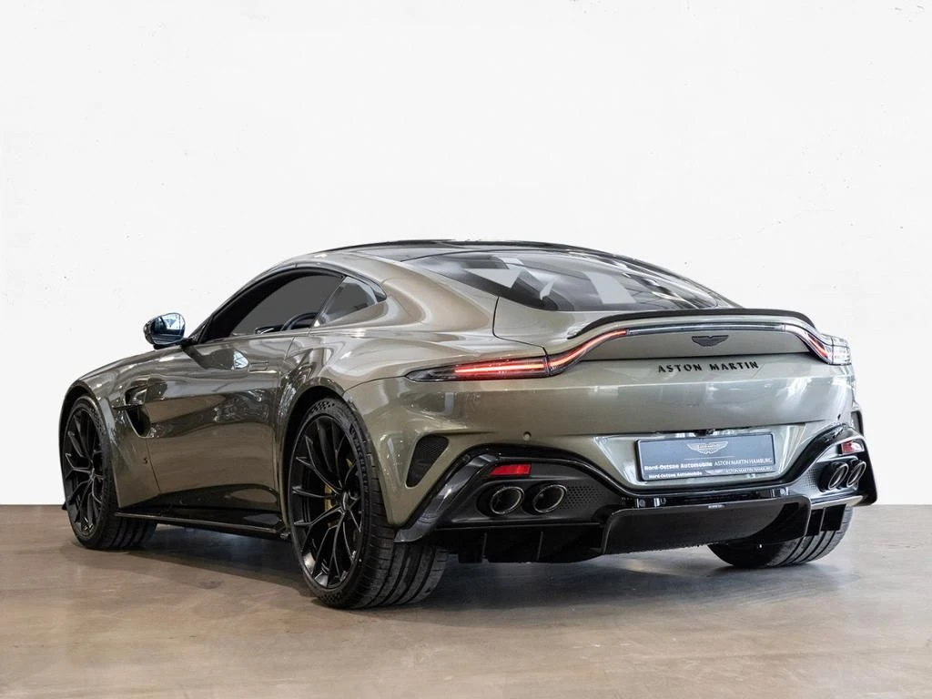 Aston Martin-V8 Vantage-image-2