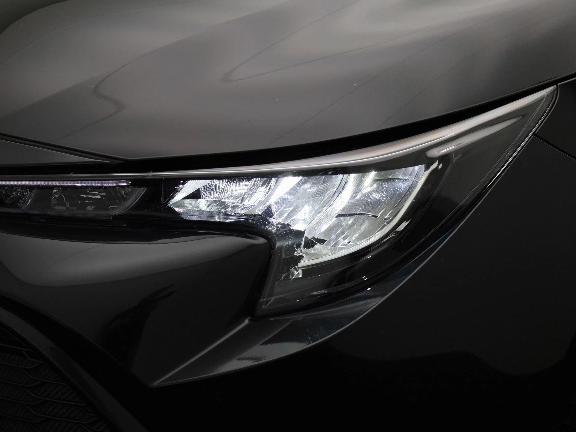 Toyota Corolla 1.8 Hybrid Business Plus