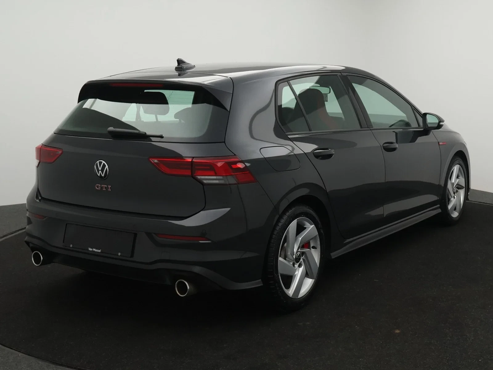 Volkswagen-Golf-image-1