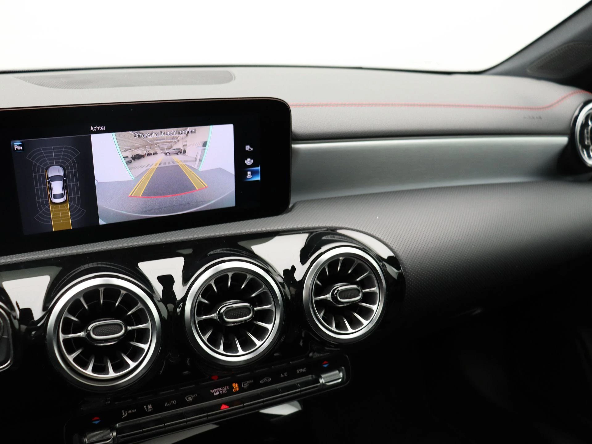 Mercedes-Benz CLA 180 AMG Line + PANORAMISCH DAK + MULTIBEAM LED +