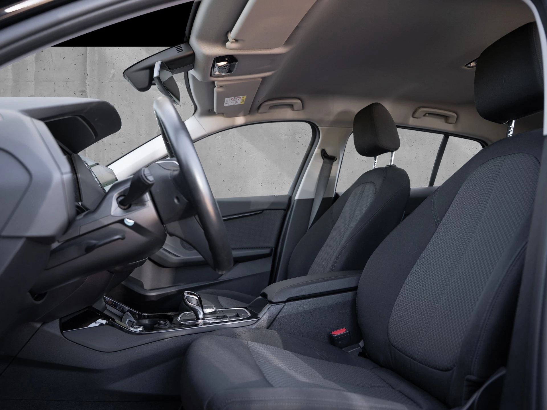 BMW 1er Reihe 118i Aut. Advantage. 17 Zoll. Driving Assist. Adaptiver LED Scheinwerfer