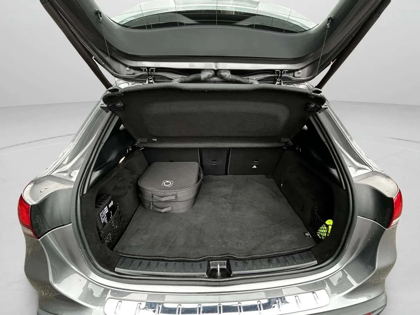 Mercedes-Benz-EQA-image-21