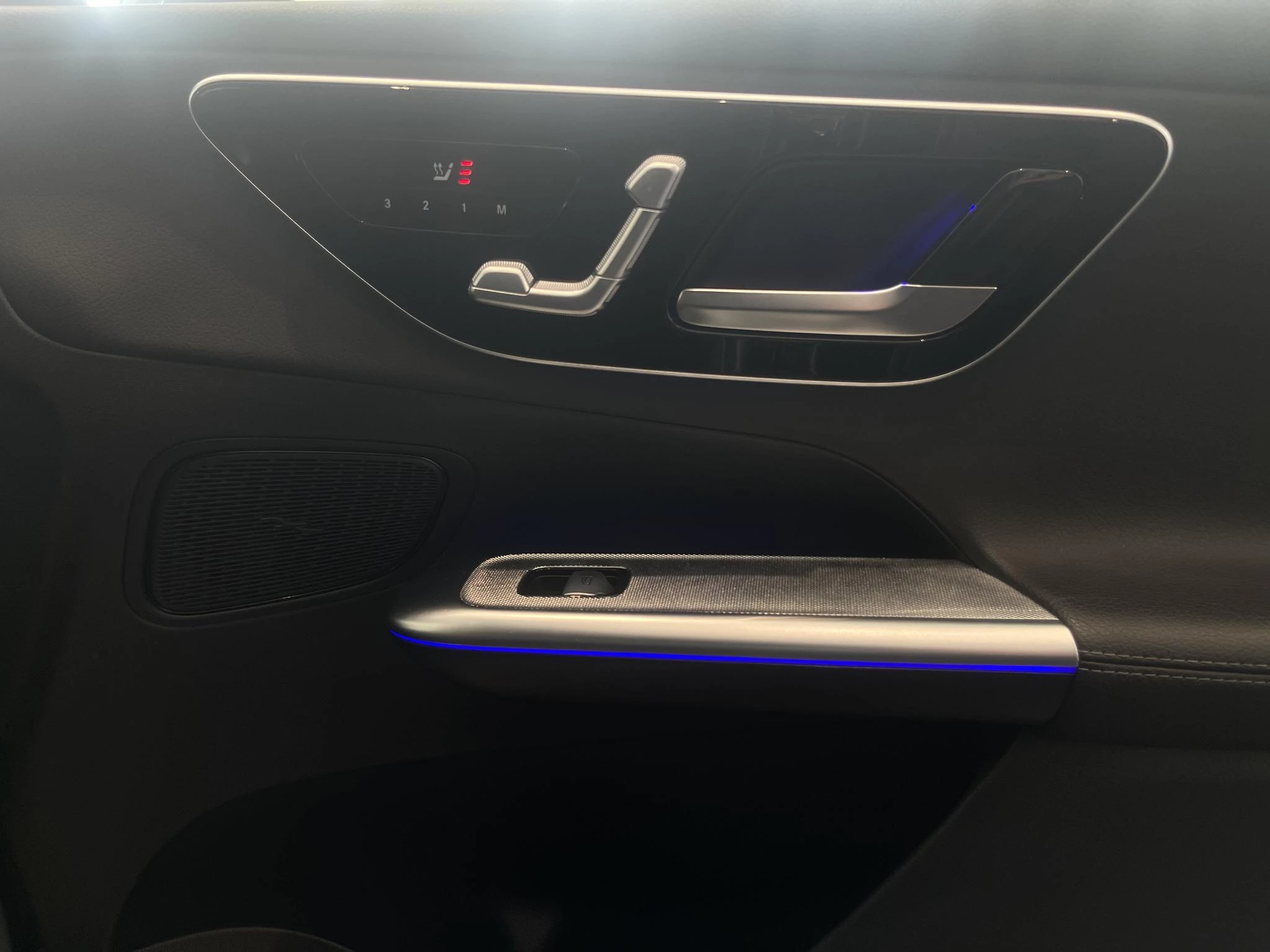 Mercedes-Benz GLC 200 4MATIC Business Line + CARPLAY + LED + CAMERA +