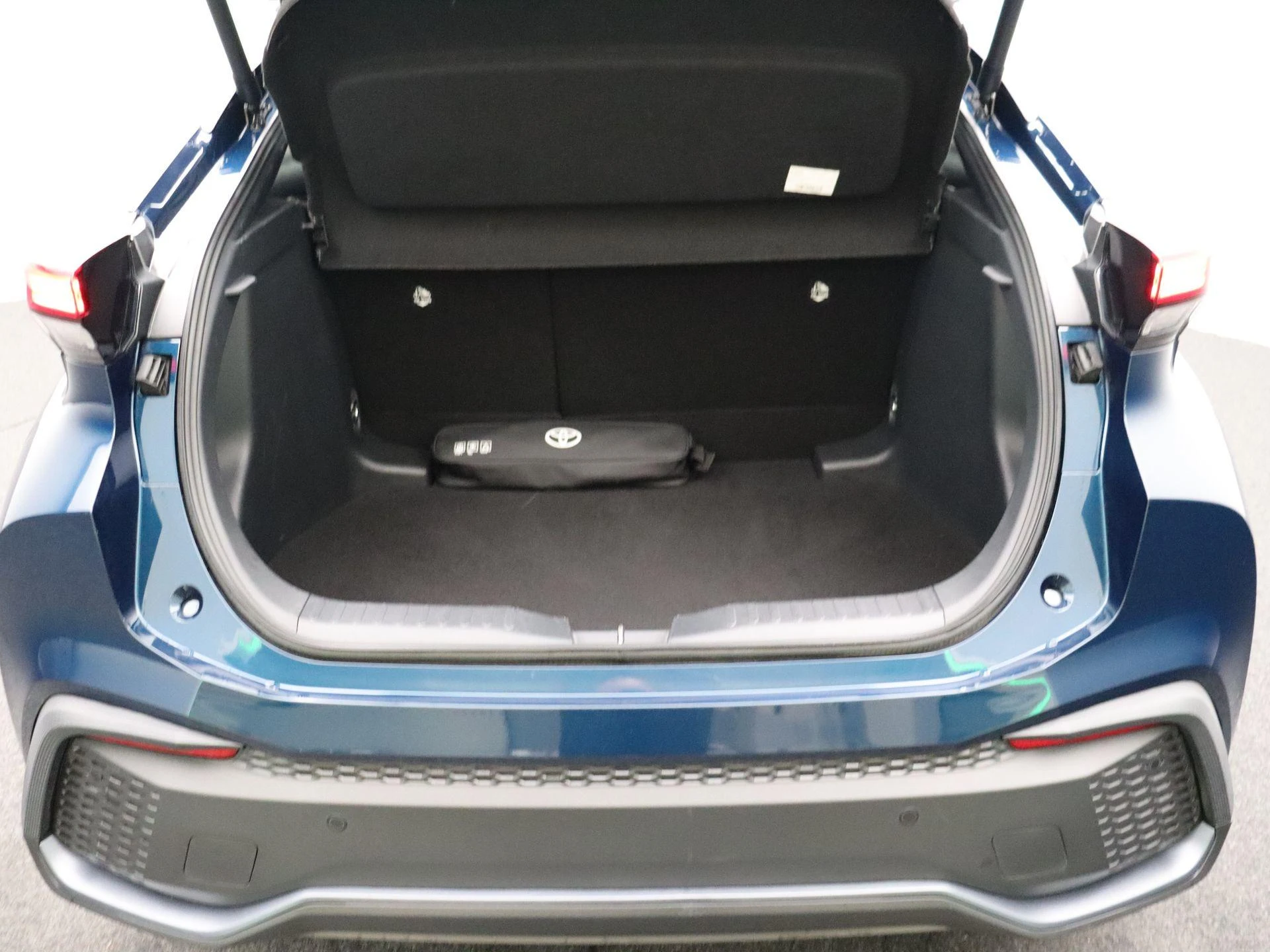 Toyota-C-HR-image-23