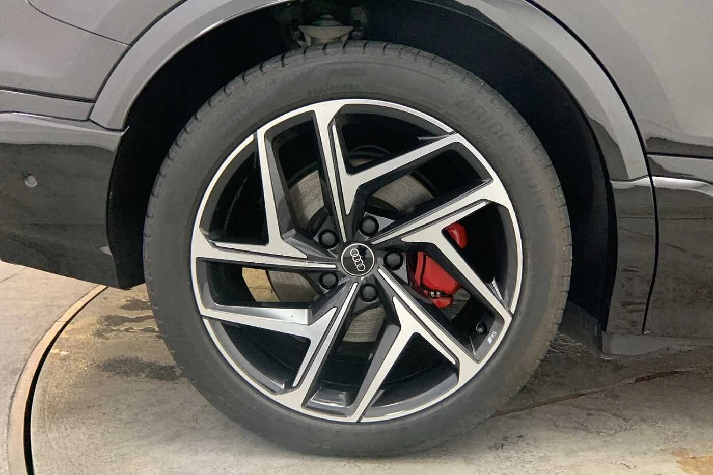 Audi-Q6 e-tron-image-4