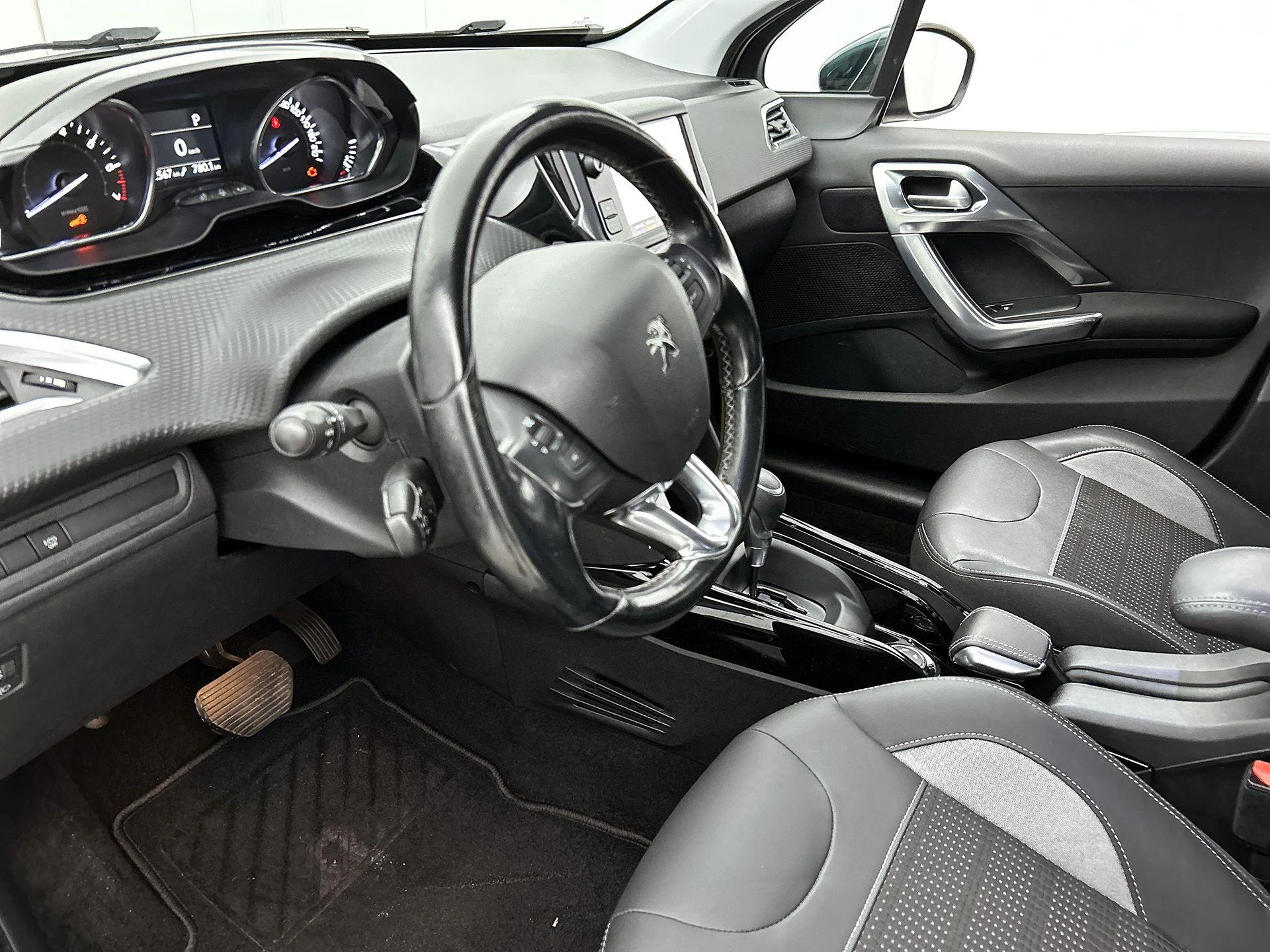 Peugeot-2008-image-18