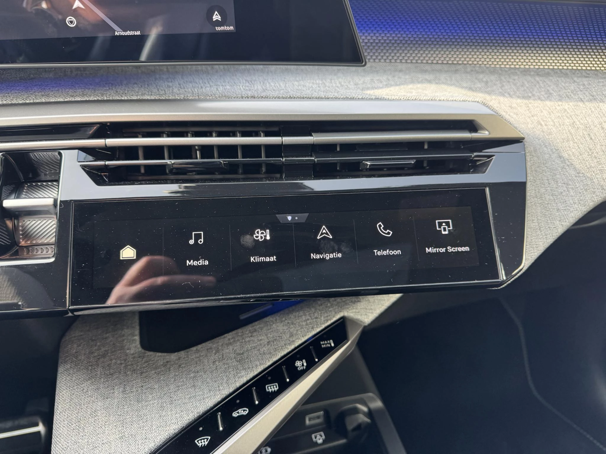 Peugeot-e-5008-image-23