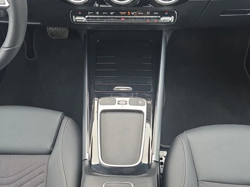 Mercedes-Benz GLA 200 d PROGRESSIVE AHK DISTRONIC MBUX KLIMA ProgressiveC118 GLA 200 d PROGRESSIVE AHK DISTRONIC MBUX KLIMA Progressive