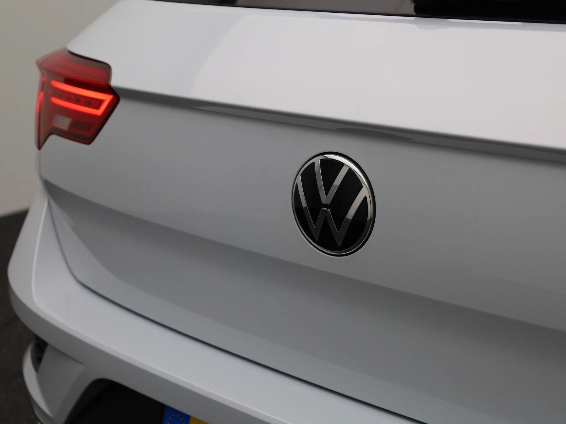 Volkswagen-T-Roc-image-33