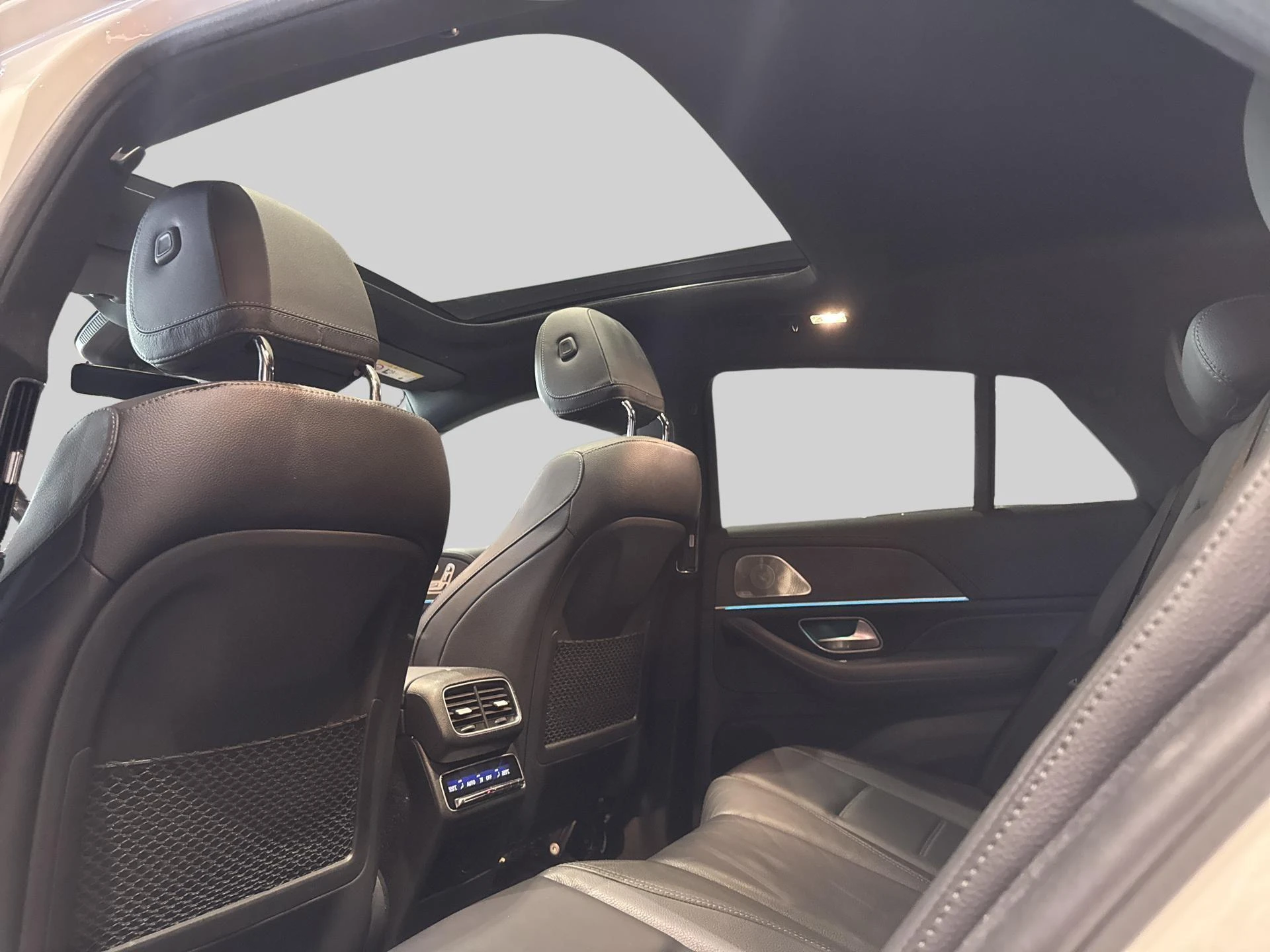 Mercedes-Benz-GLE-image-15