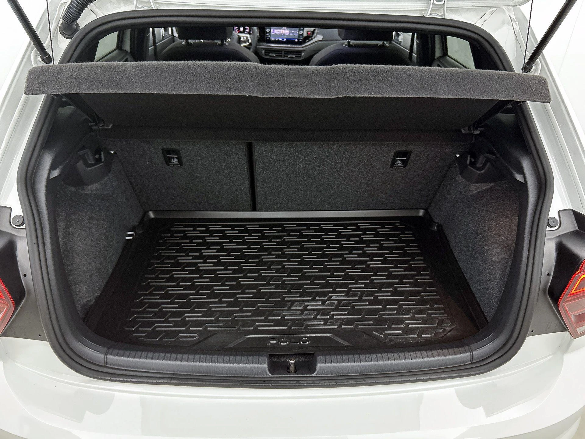Volkswagen-Polo-image-13