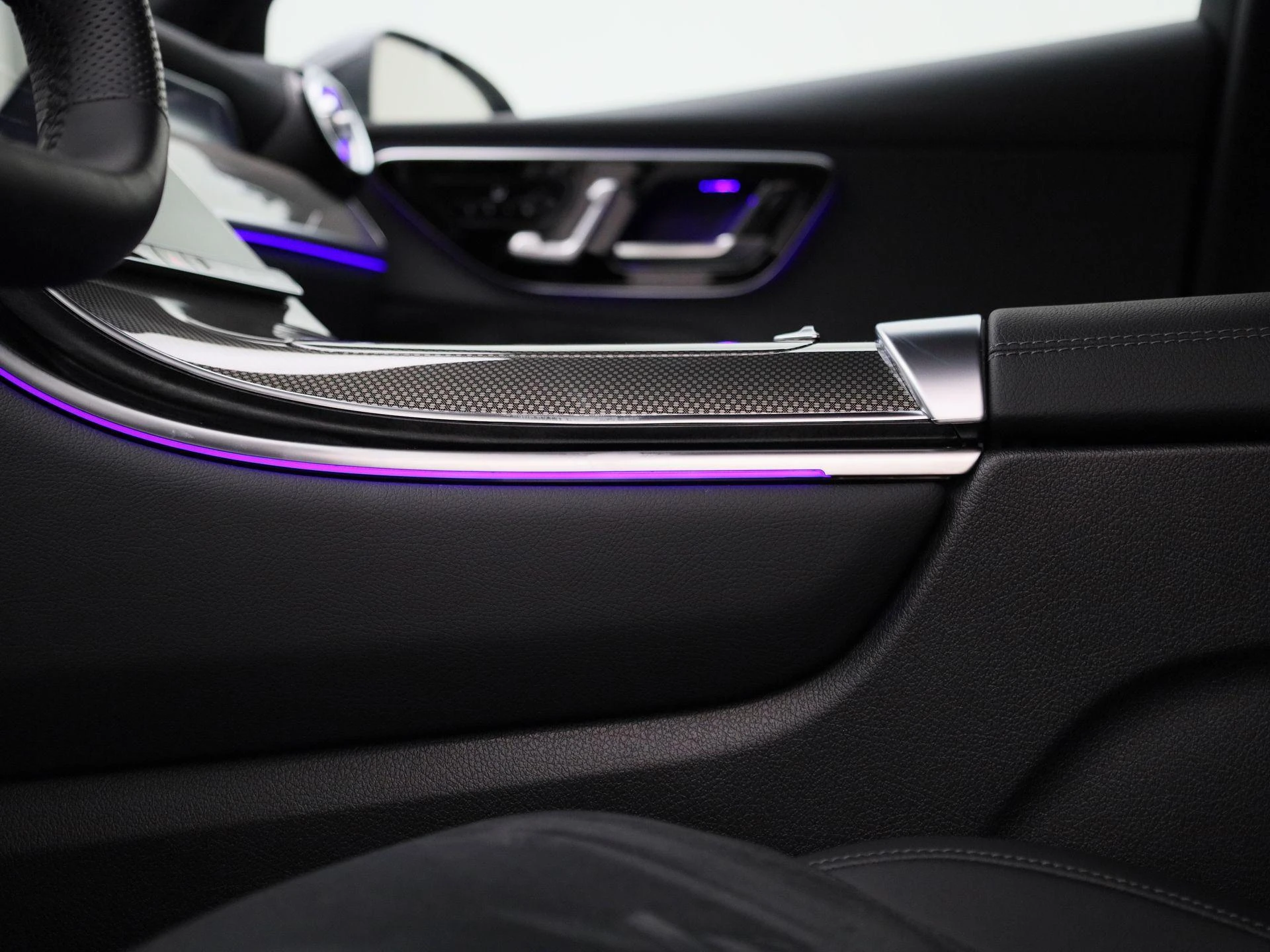 Mercedes-Benz-GLC-image-39