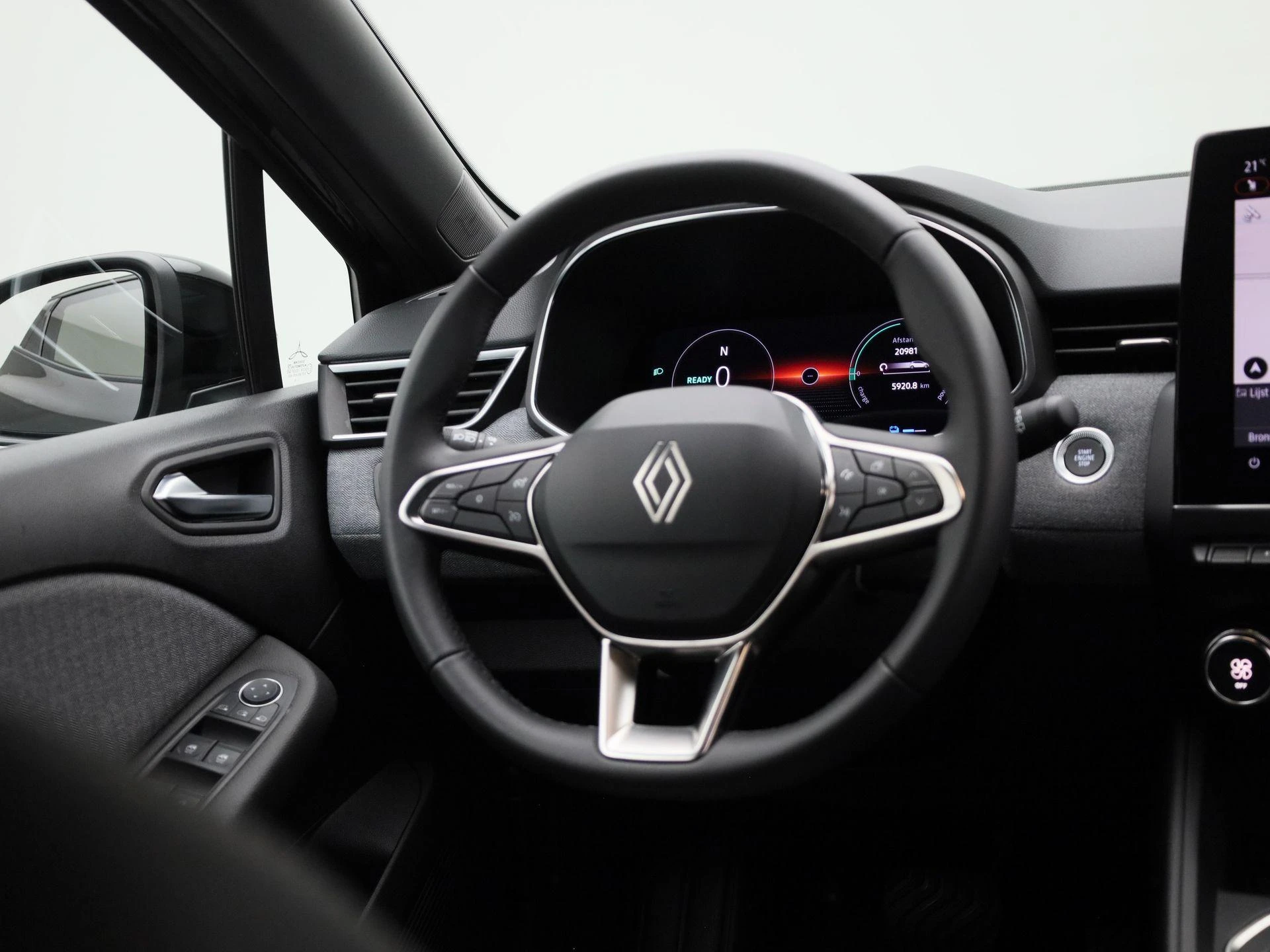 Renault-Clio-image-8