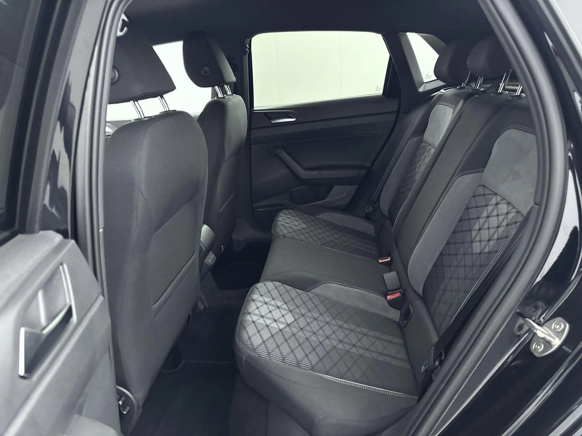 Volkswagen-Polo-image-23