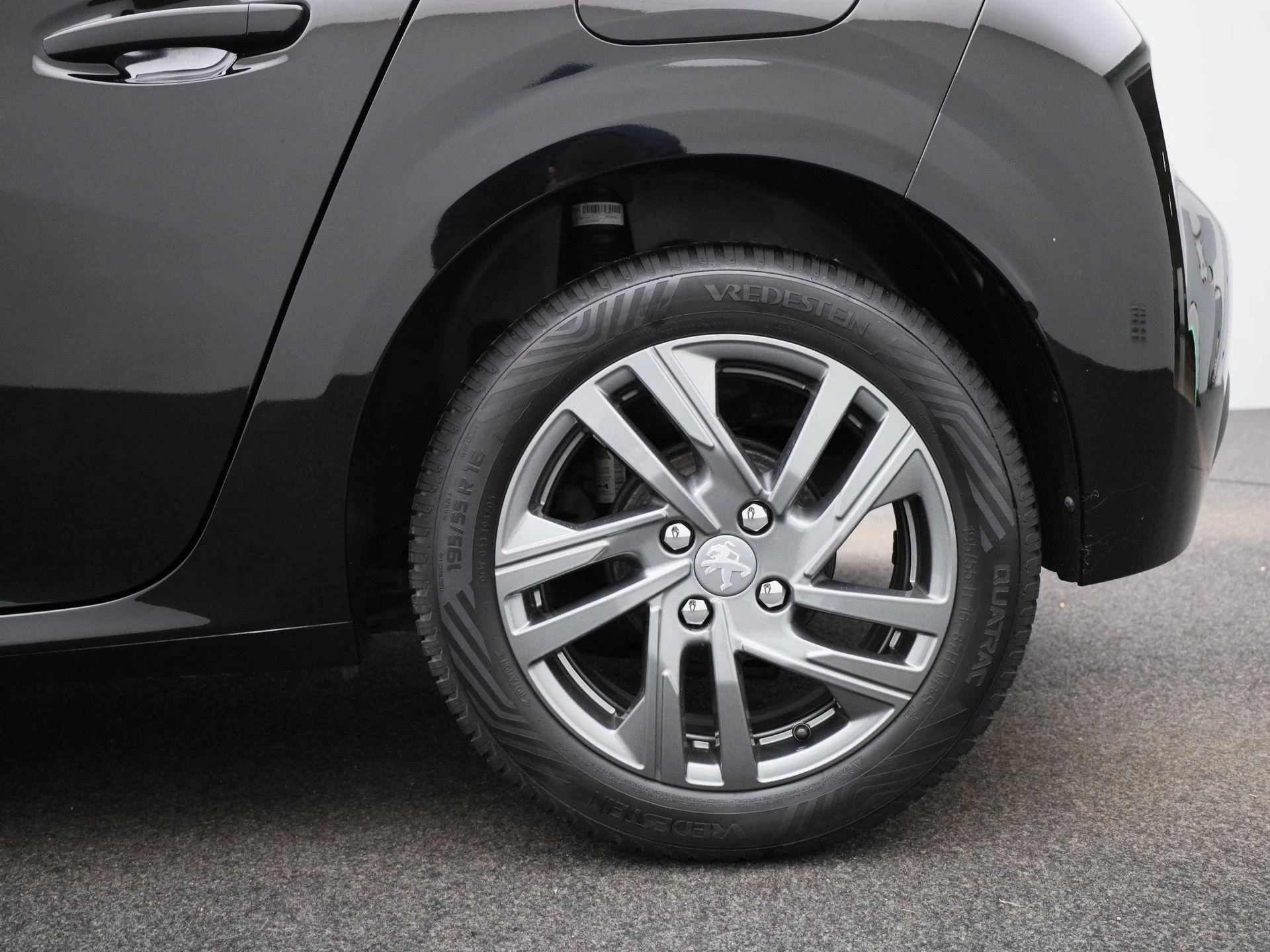 Peugeot-208-image-12