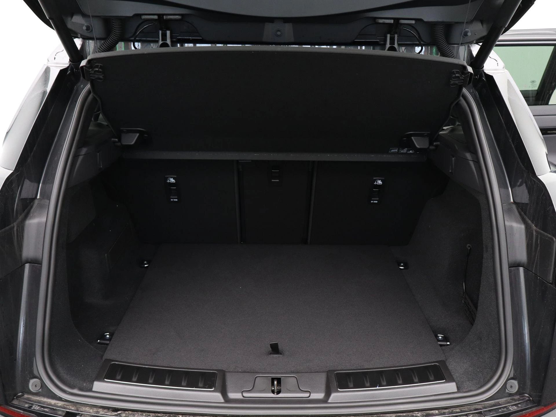 Land Rover-Range Rover Evoque-image-31