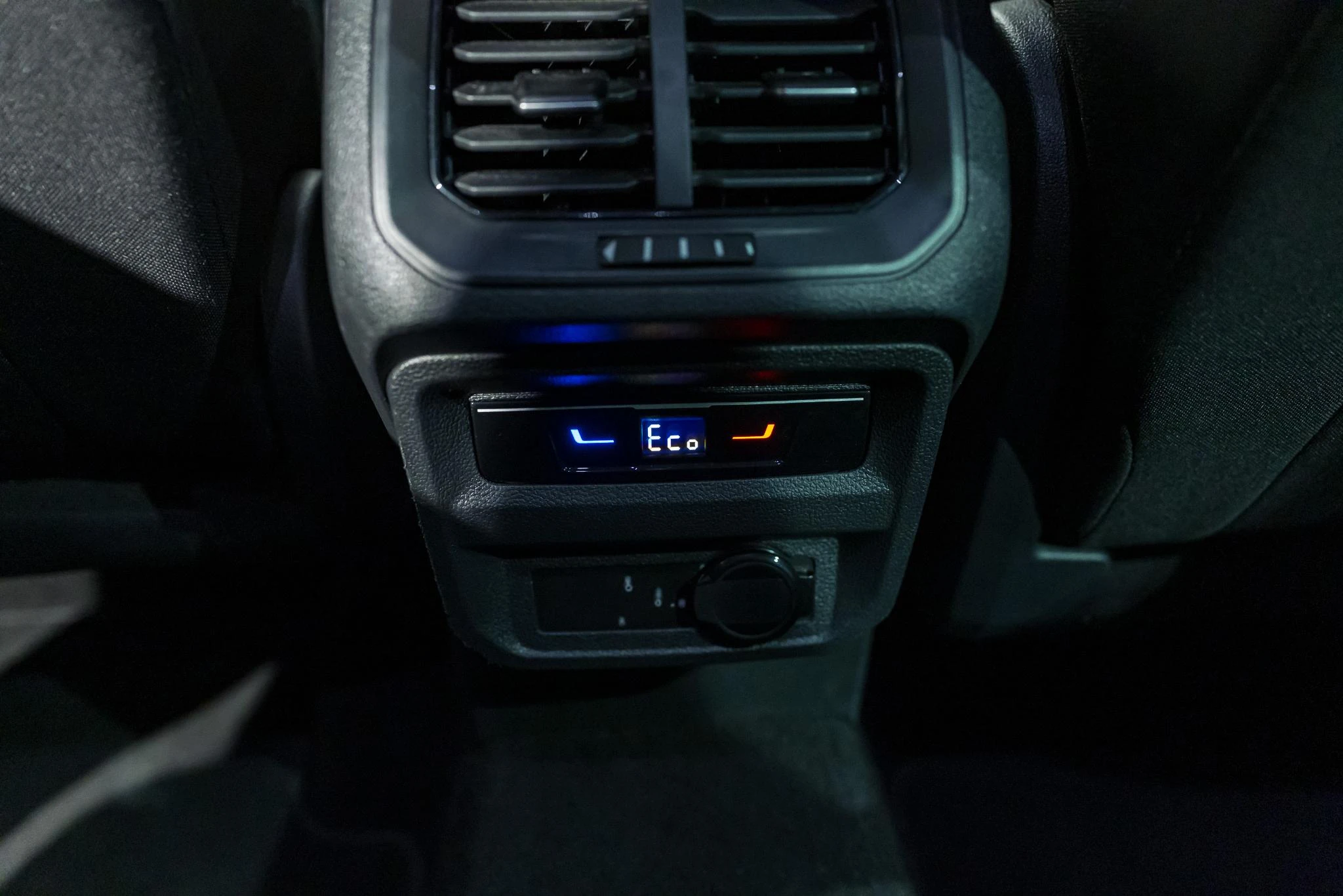 Volkswagen-Tiguan-image-20