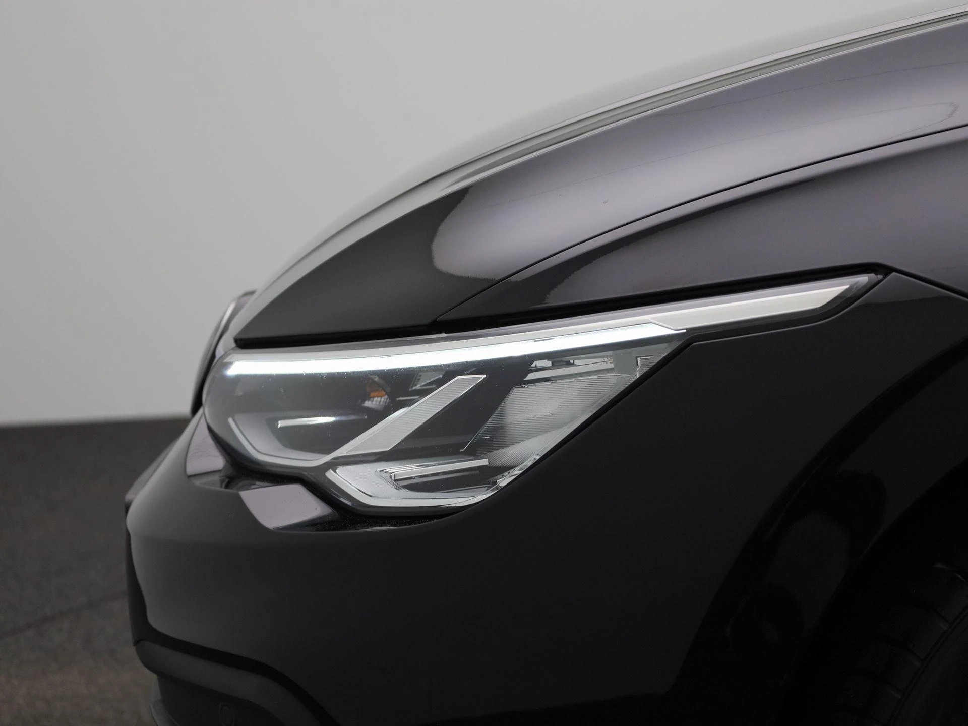 Volkswagen-Golf-image-14