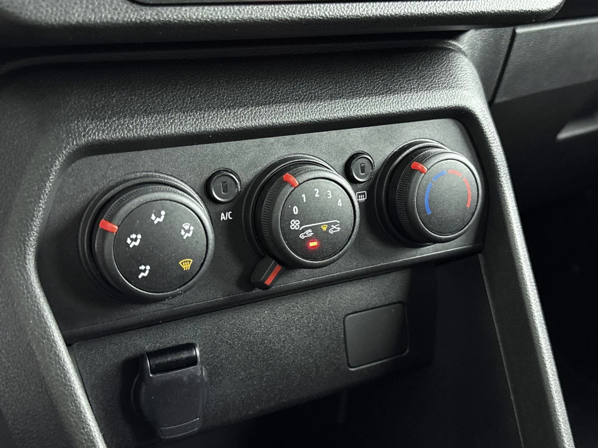 Dacia-Sandero Stepway-image-17