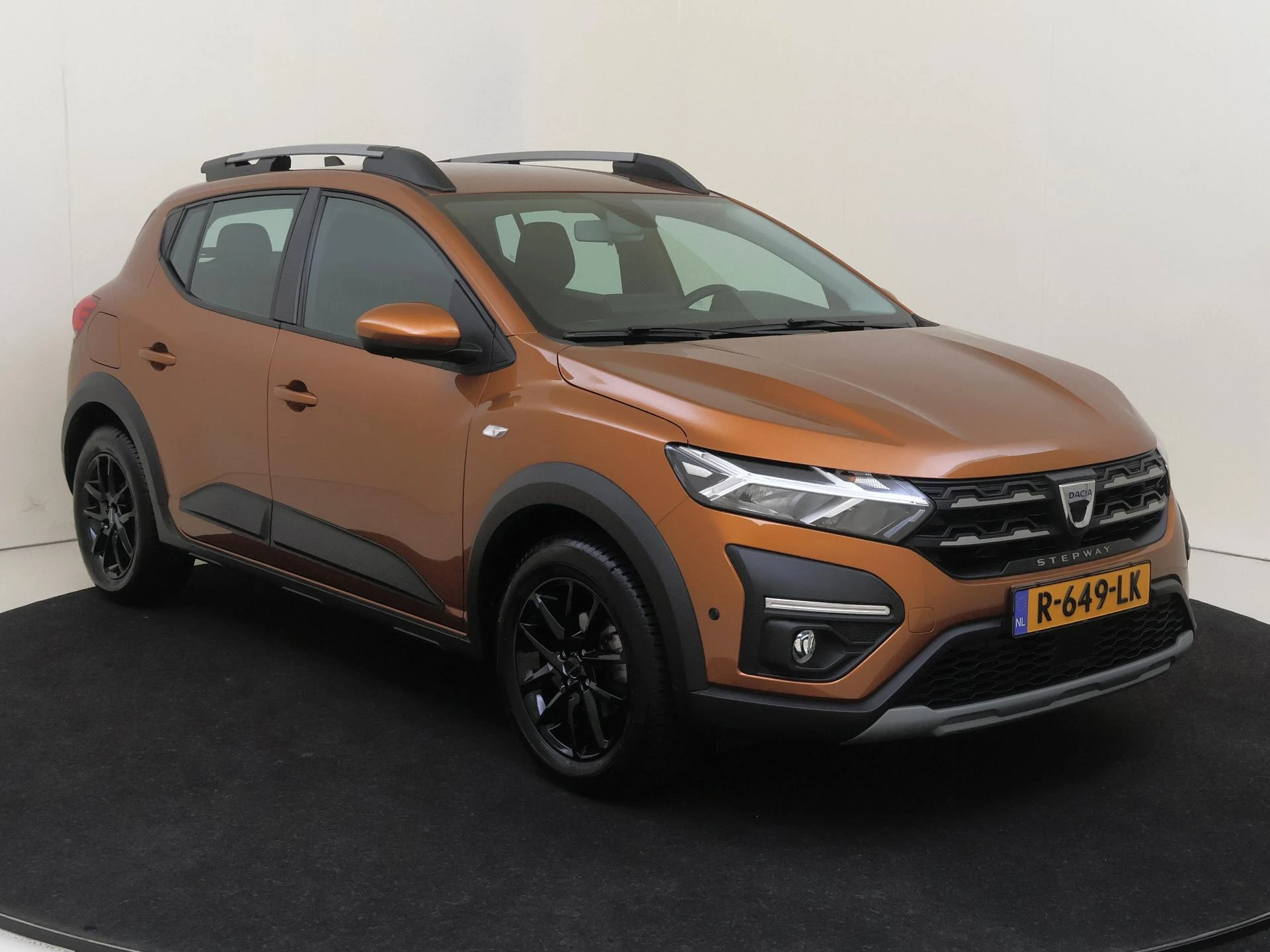 Dacia-Sandero Stepway-image-1