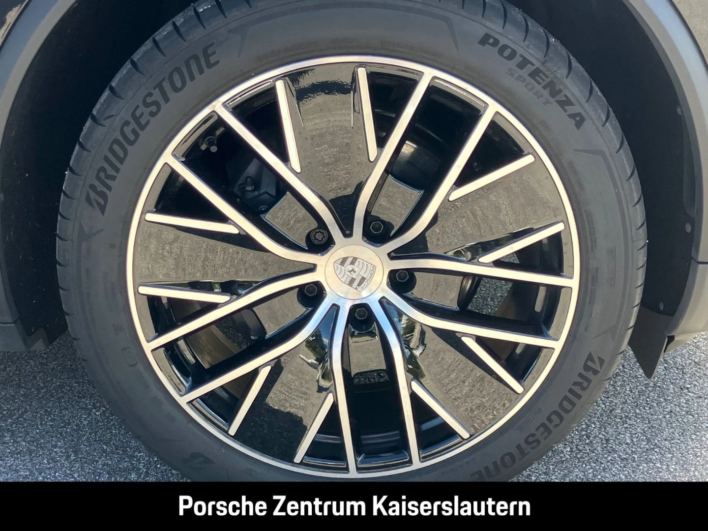 Porsche Macan Hinterachslenkung BOSE Luftfederung 21-Zol -