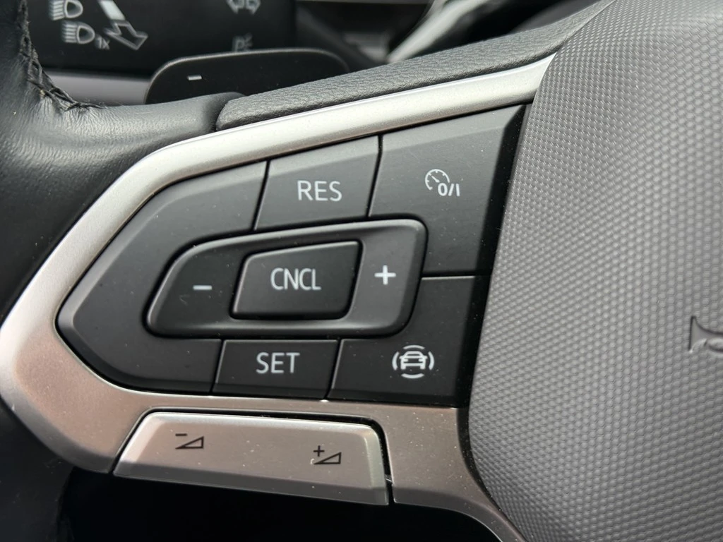 Volkswagen-Polo-image-11