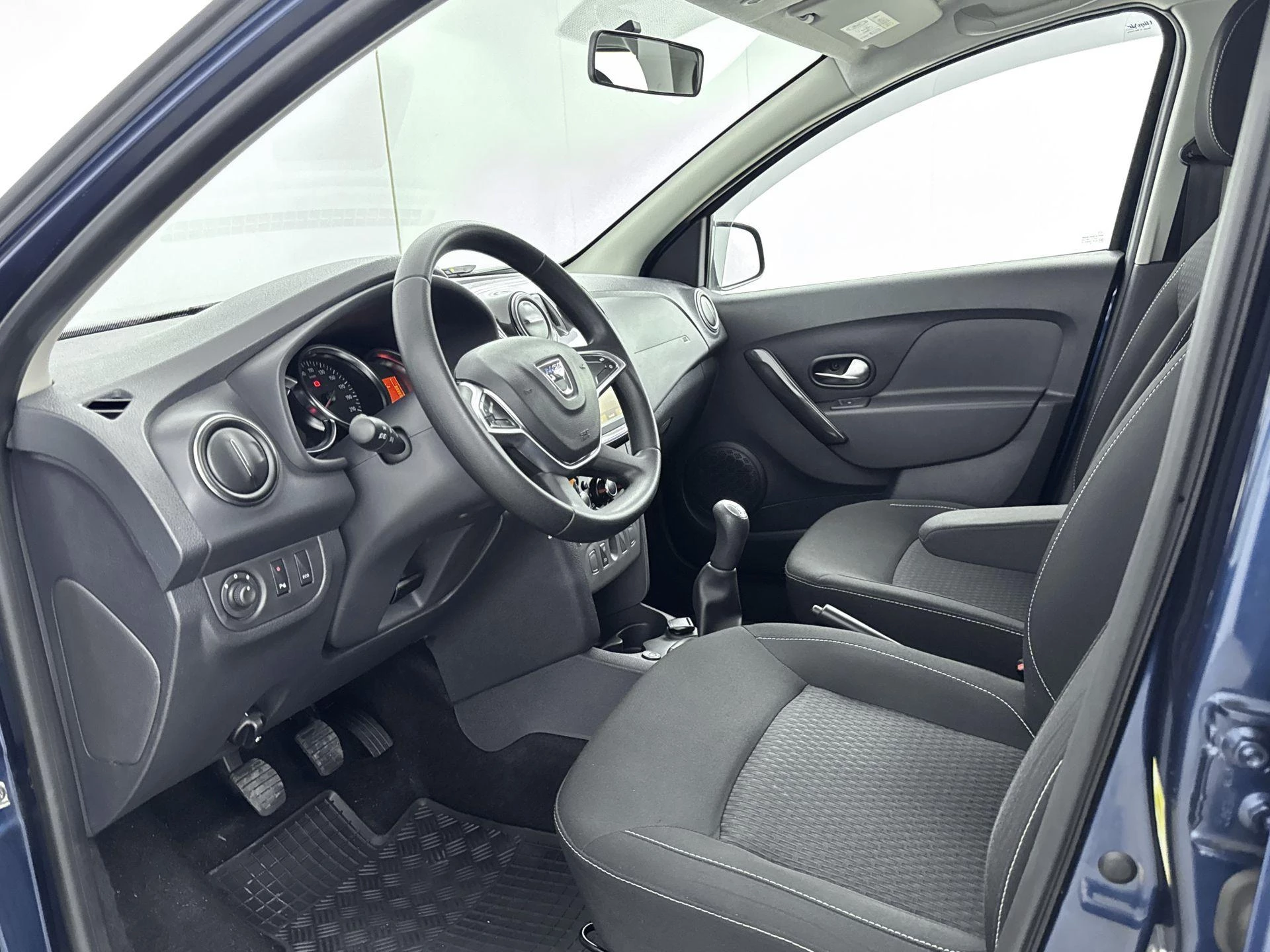 Dacia-Sandero-image-10