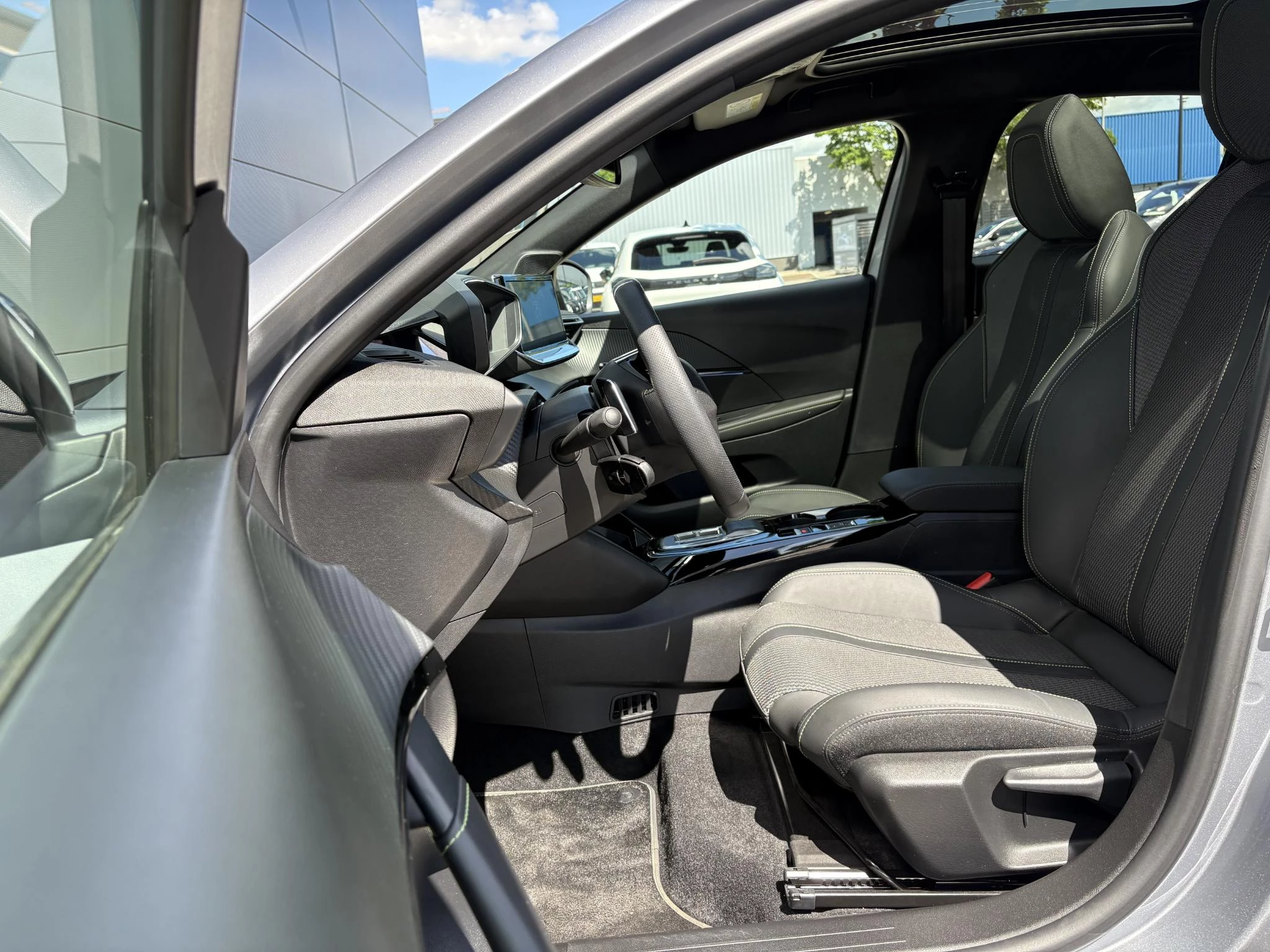 Peugeot 208 Hybrid 100 e-DSC6 GT