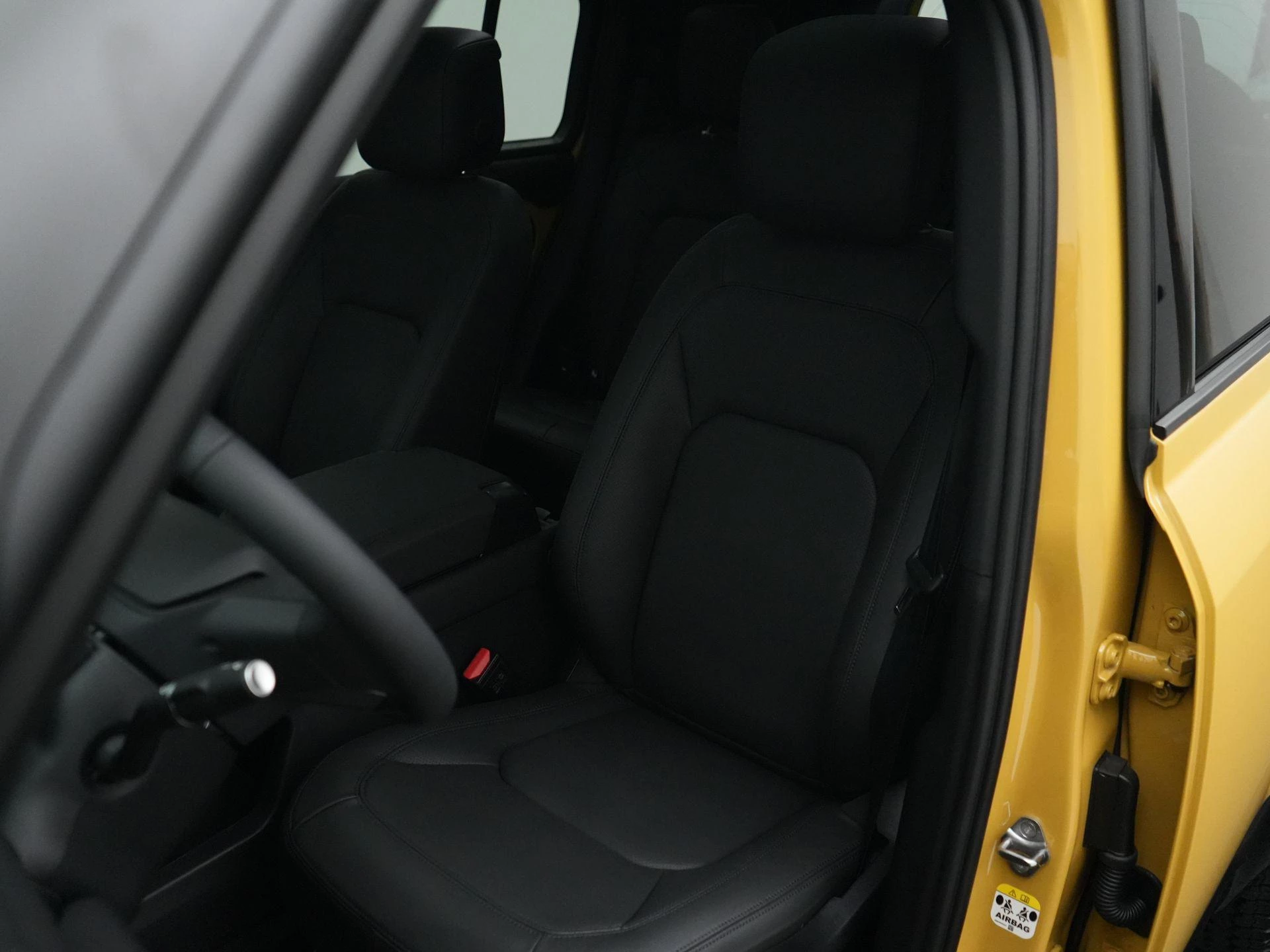 Land Rover-Defender-image-6