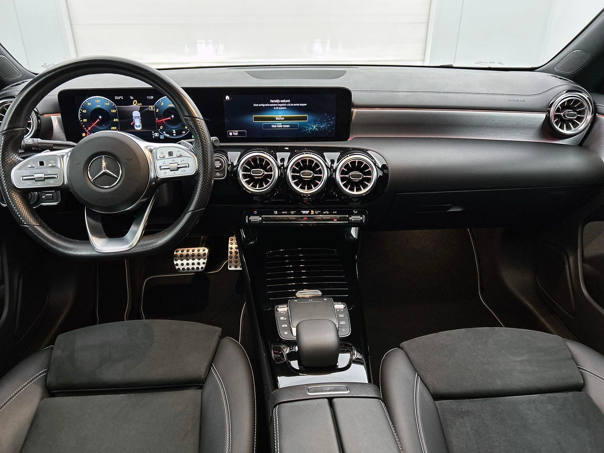 Mercedes-Benz-CLA-image-17