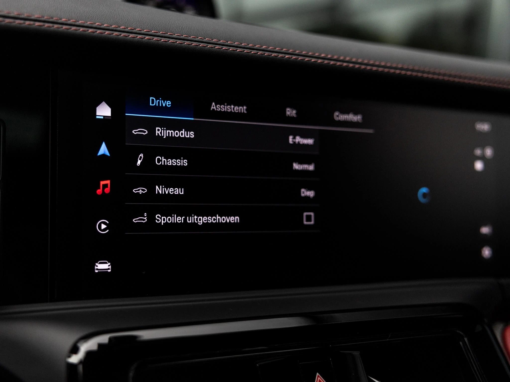 Porsche-Panamera-image-25