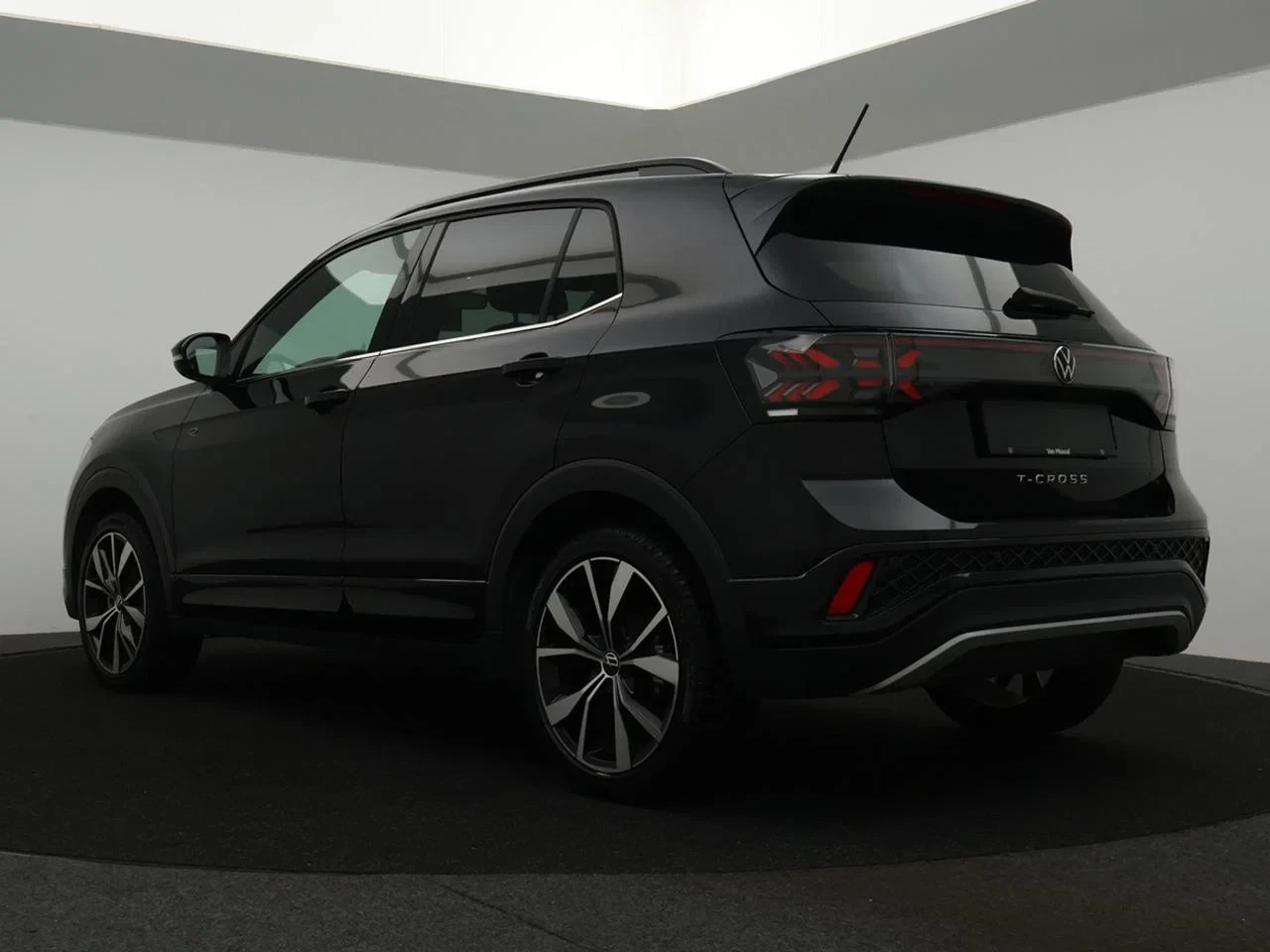 Volkswagen-T-Cross-image-10