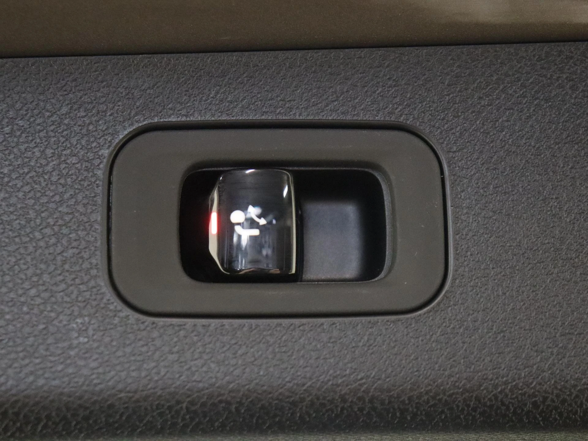 Mercedes-Benz-E-Klasse-image-35