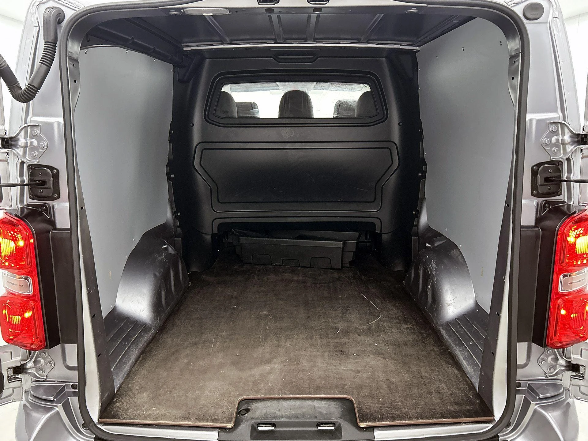 Opel-Vivaro-image-28
