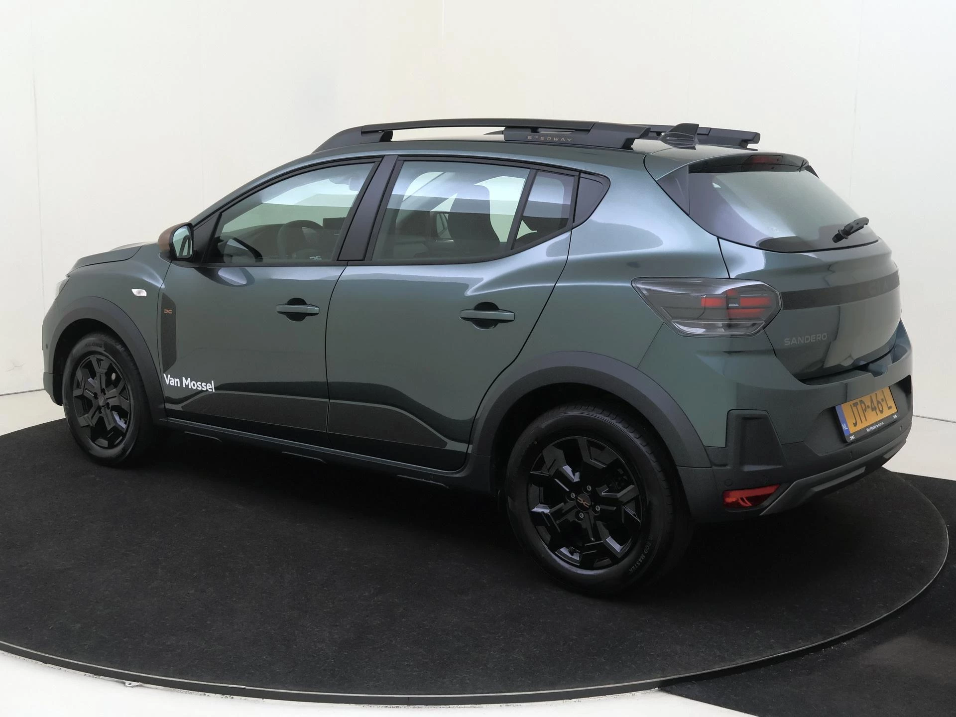 Dacia-Sandero Stepway-image-2