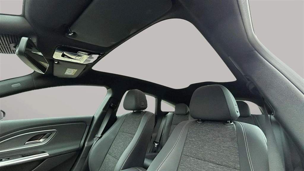 Mercedes-Benz-CLA-image-21