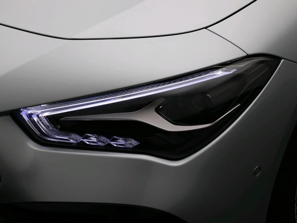 Mercedes-Benz-CLA-image-13