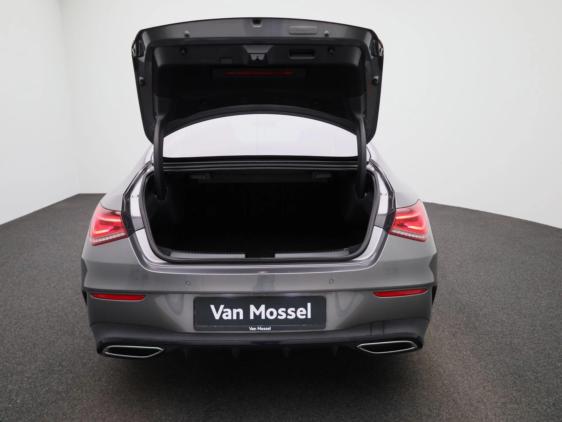 Mercedes-Benz-CLA-image-10