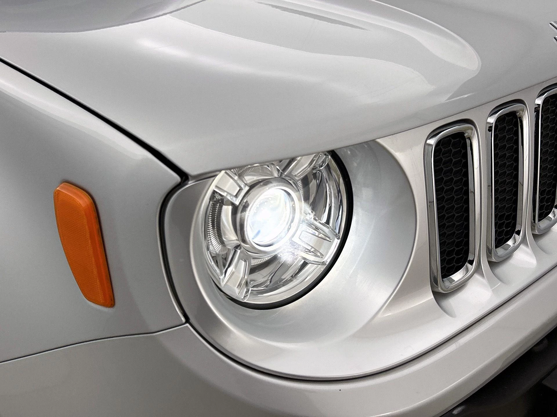 Jeep-Renegade-image-27