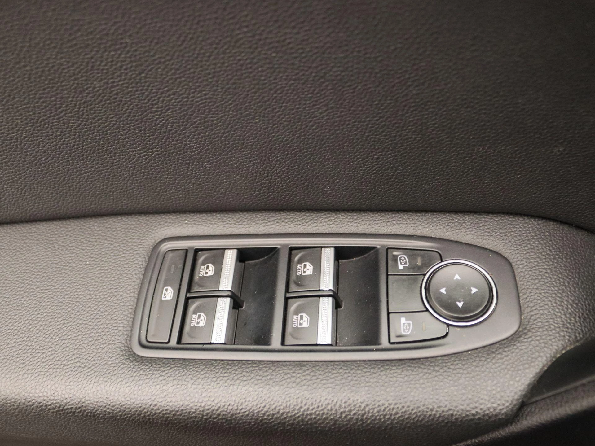 Renault-Captur-image-21