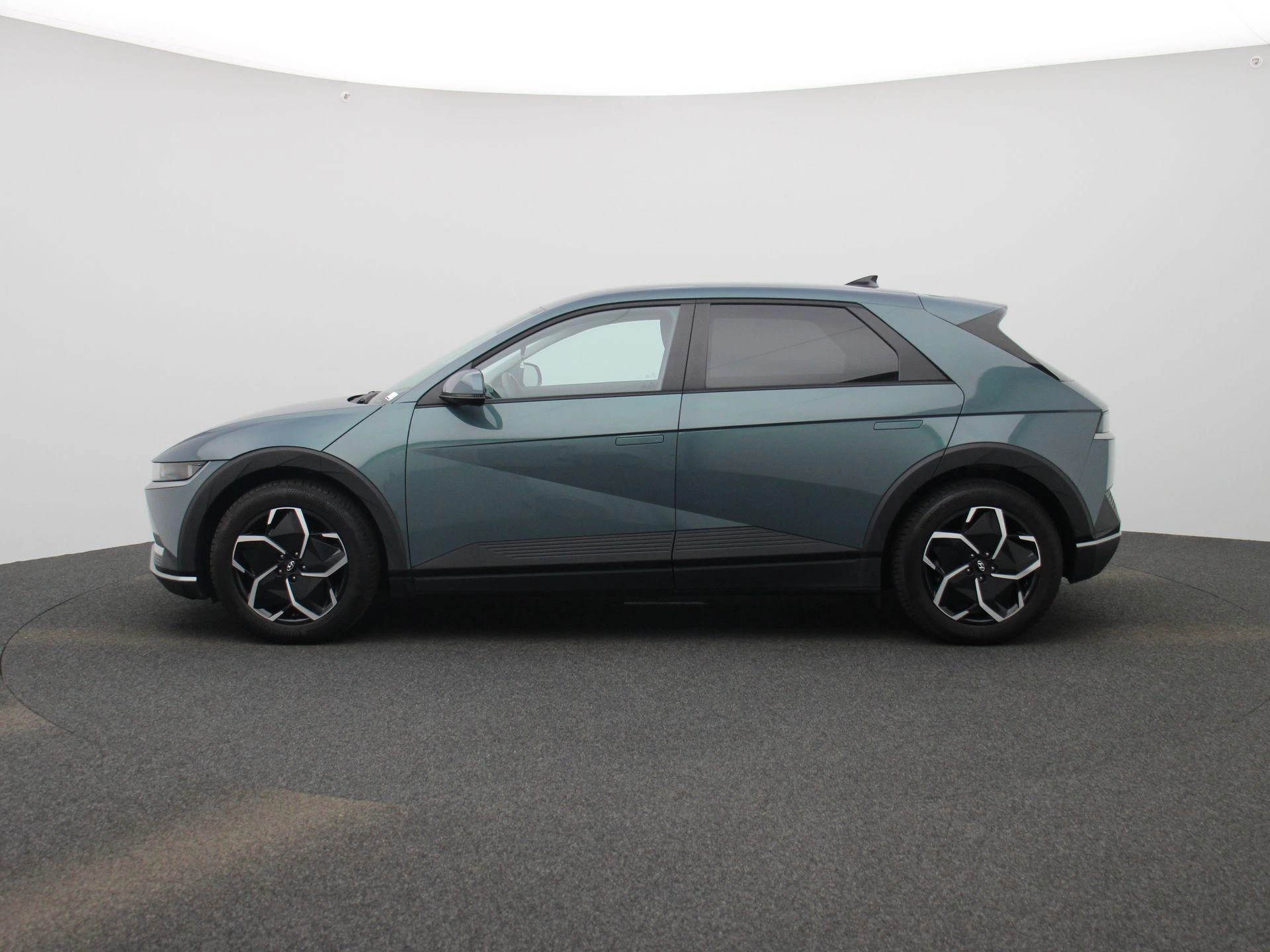 Hyundai-IONIQ 5-image-3