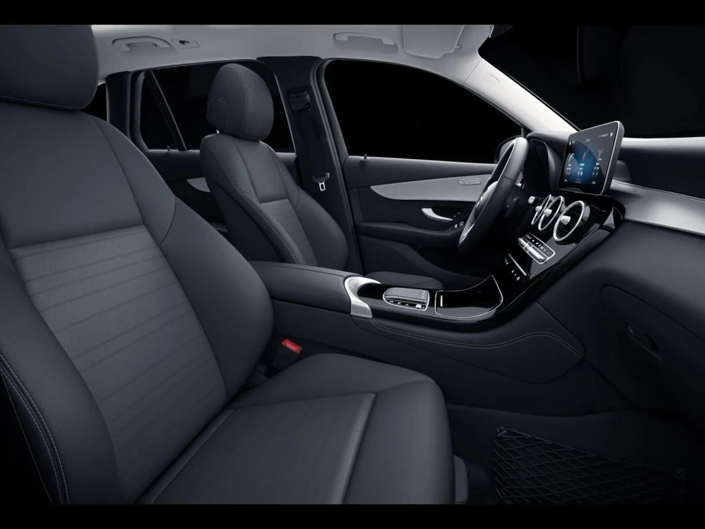 Mercedes-Benz-GLC 300 de-image-10