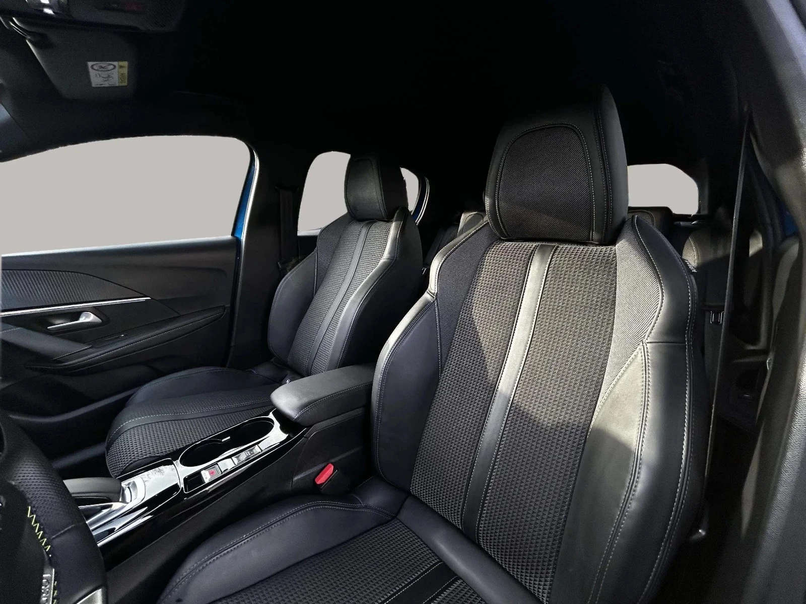 Peugeot-e-208-image-10