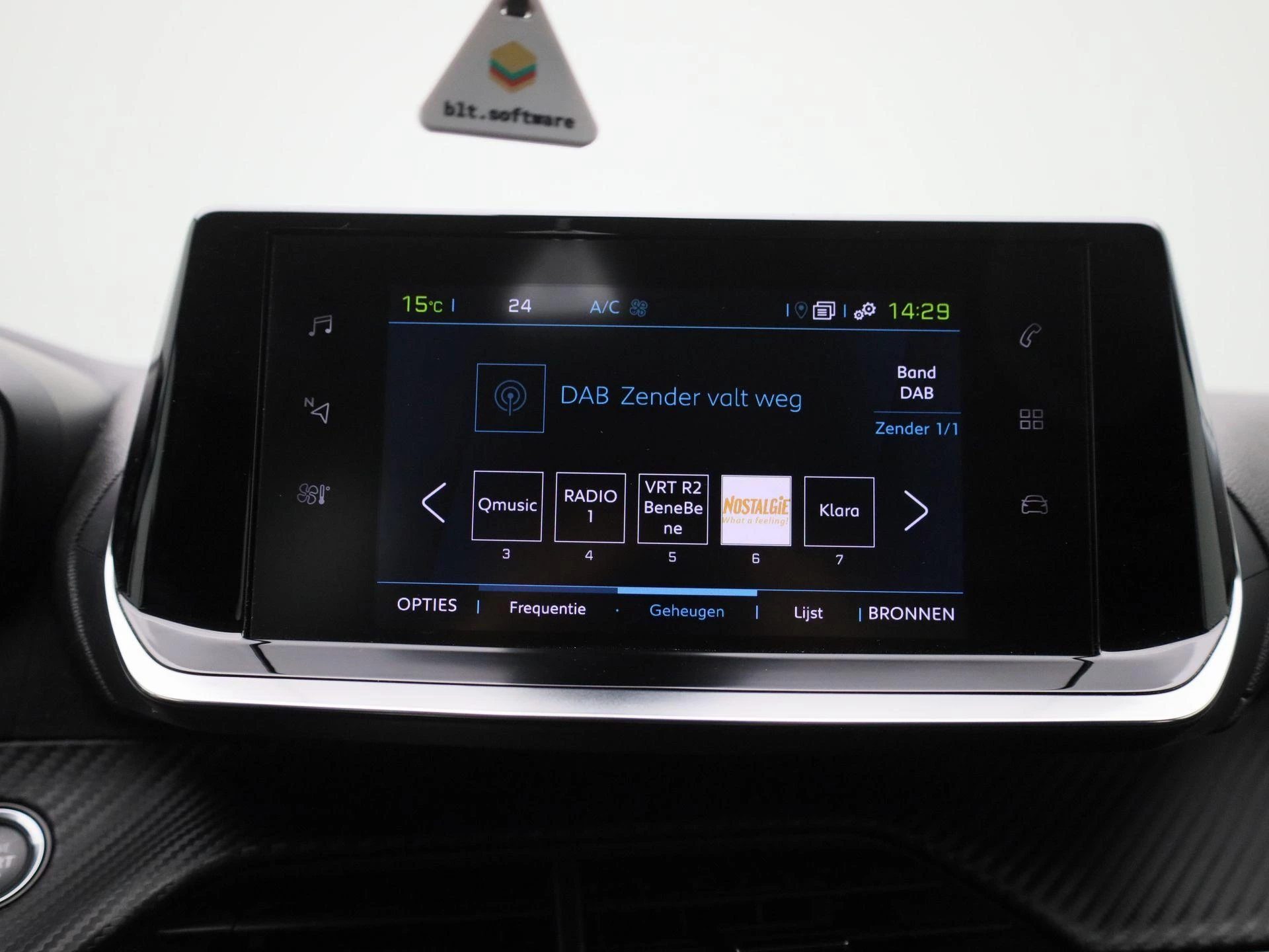 Peugeot-e-208-image-20