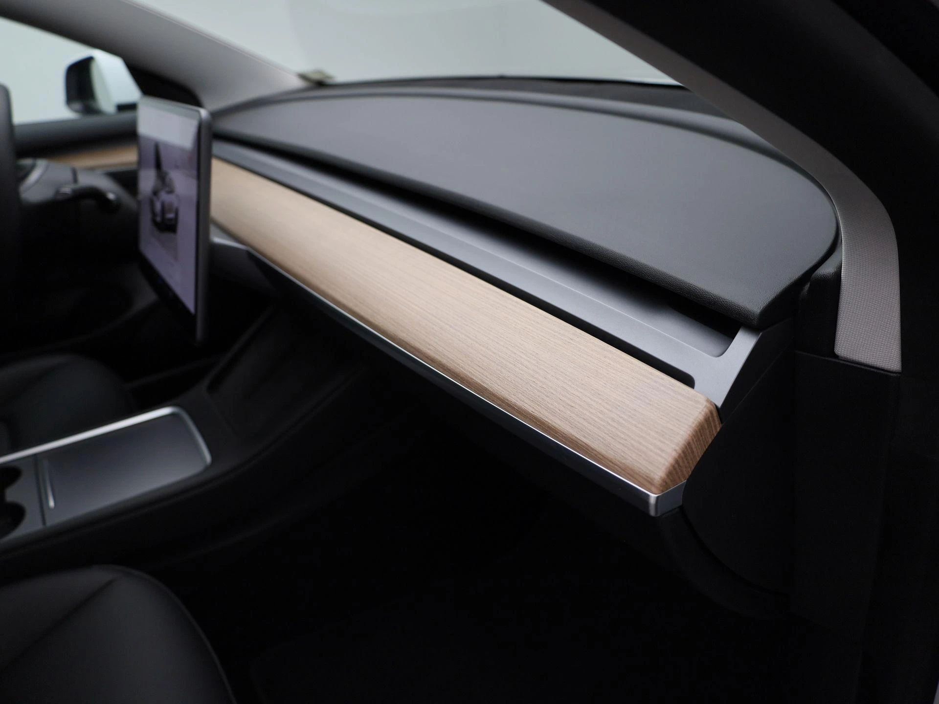 Tesla-Model 3-image-30