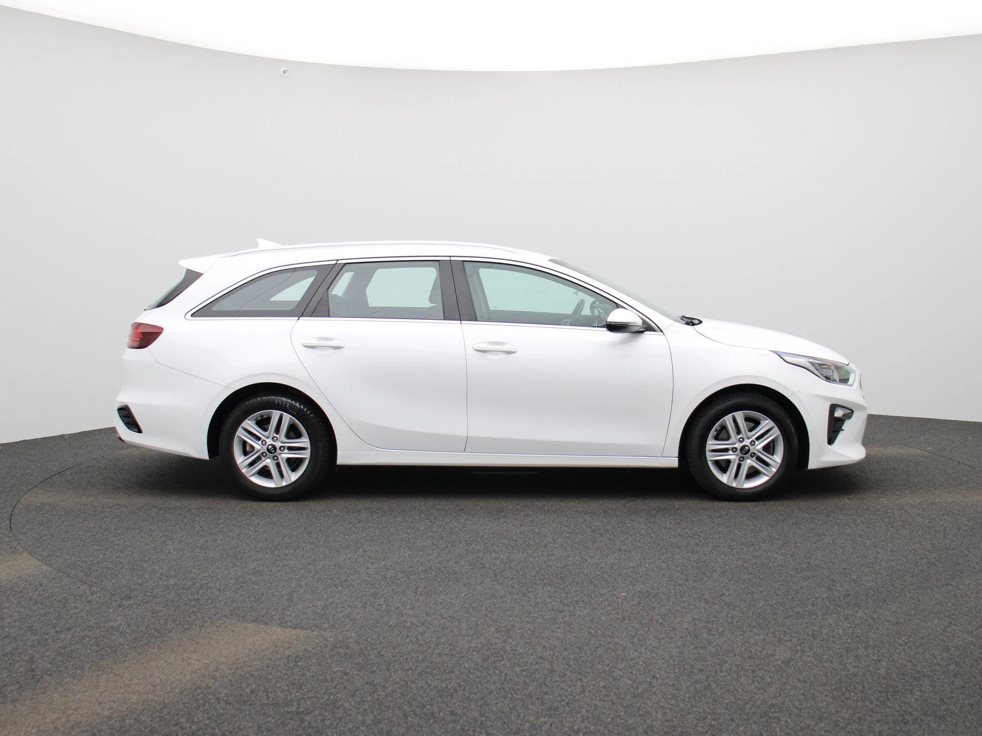 Kia-Ceed Sportswagon-image-5