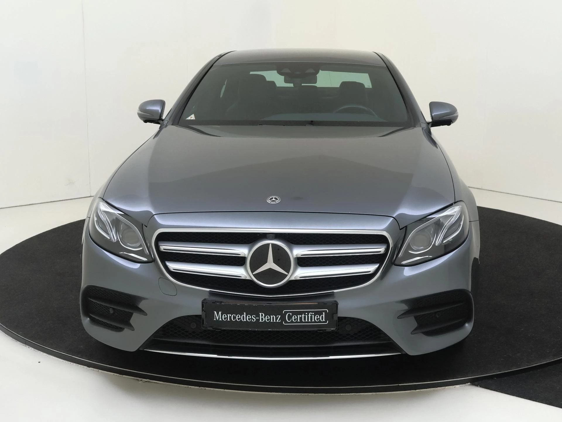 Mercedes-Benz-E-Klasse-image-5