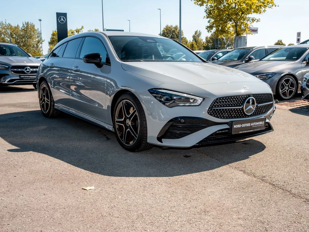 Mercedes-Benz-CLA 200-image-4