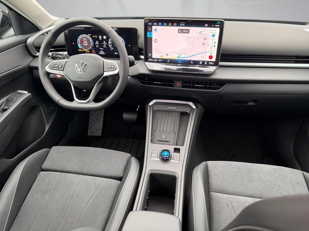 Volkswagen-T-Roc-image-11