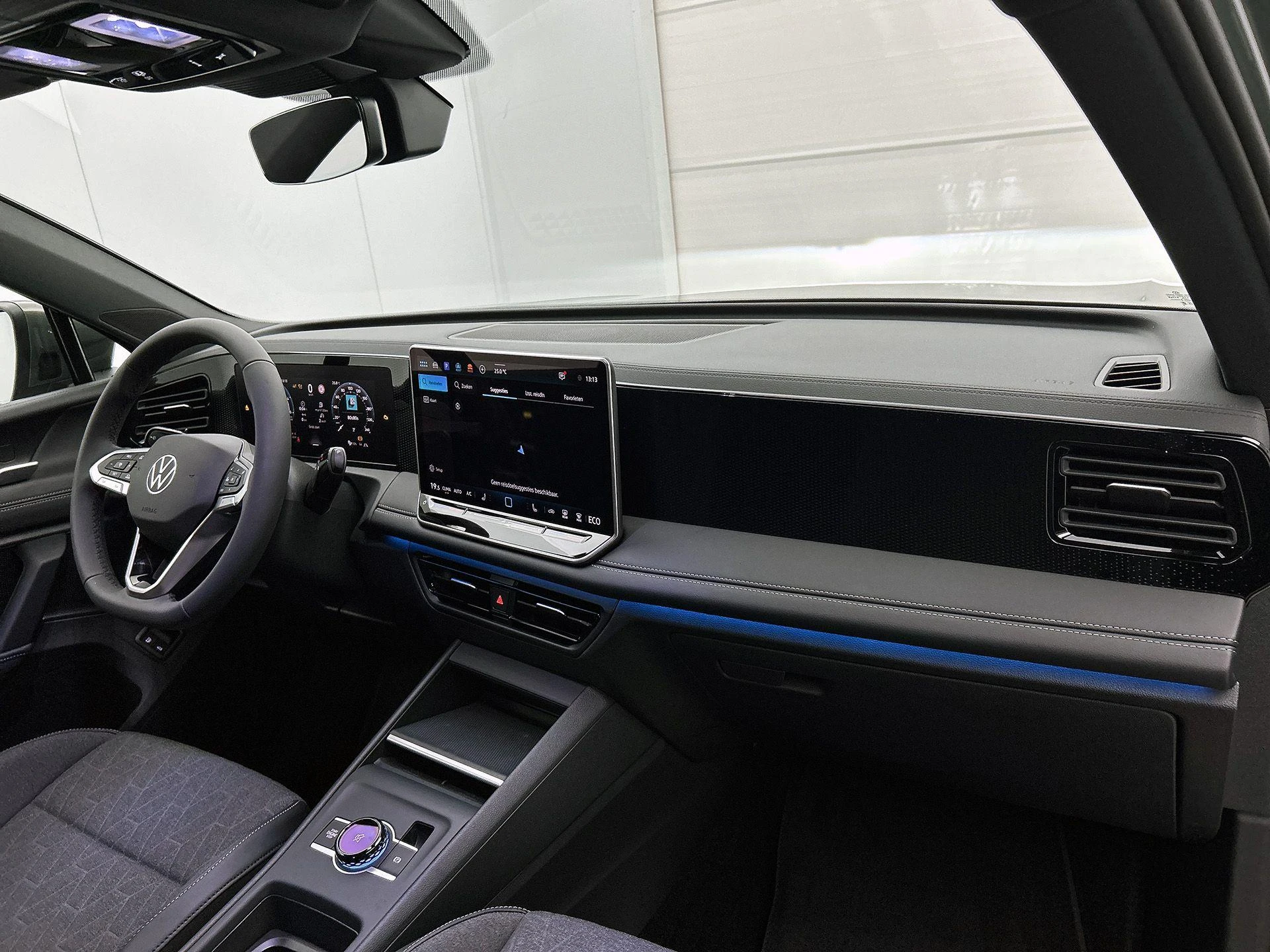 Volkswagen-Tiguan-image-19